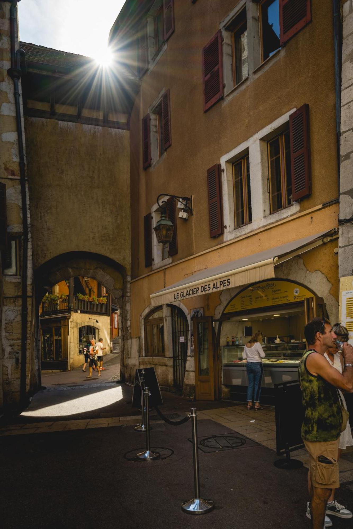 Sous Les Toits D'Annecy, Un Appartement Irresistible Pour 1 A 6 Personnes En Plein Coeur De Ville エクステリア 写真